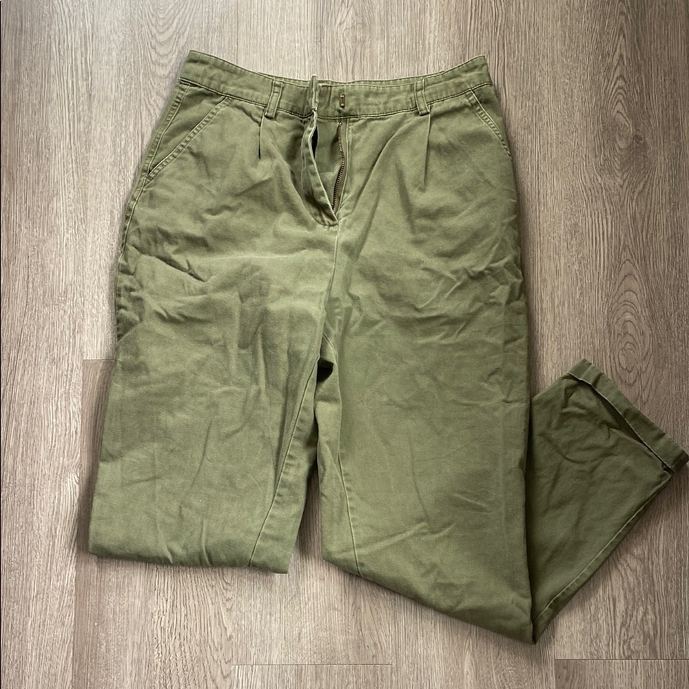 Forever 21 Green Chinos Relaxed Fit